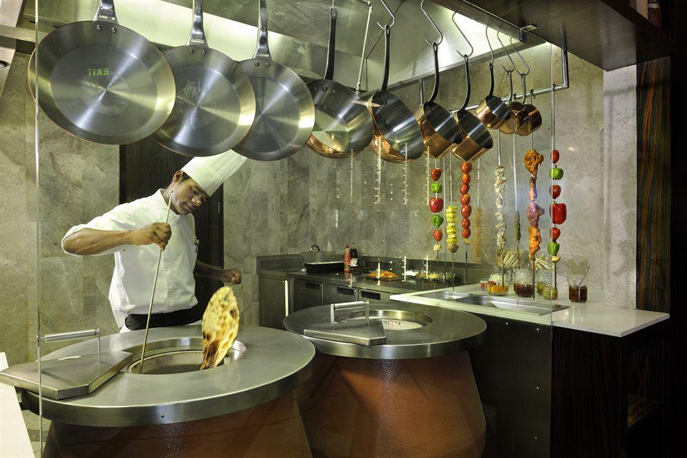 Doubletree By Hilton Gurgaon New Delhi Ncr Hotel Exterior photo